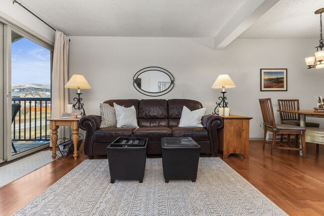 Photo - 3005 Village Dr Unit SI FL3-ID1564320P