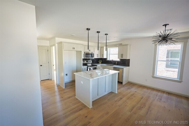 Photo - 112 W 2nd St Unit F