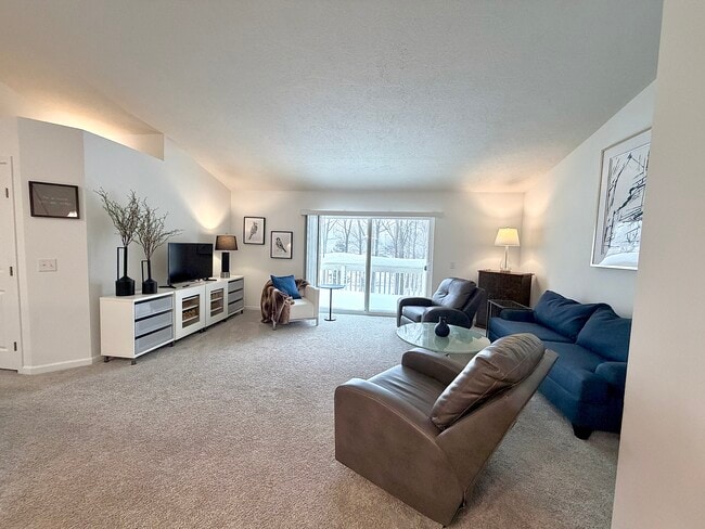 Furnished Apartment - Keystone Lake Apartments