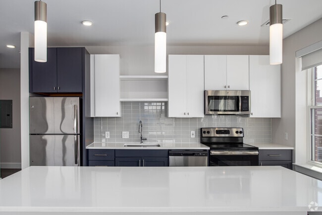 2BR, 2BA - 1,078Ft.² - Kitchen - Orpheum Apartments
