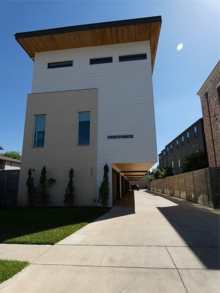 Building Photo - 2317 Moser Ave