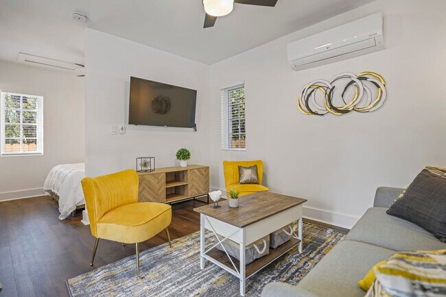 Photo - 975 Shadowridge Dr SE Unit SI ID1475257P