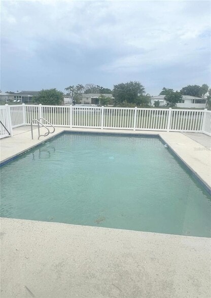 Photo - 20 Annapolis Ln