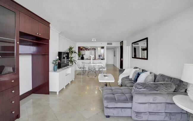 Photo - 1717 N Bayshore Dr Unit ID1054120P