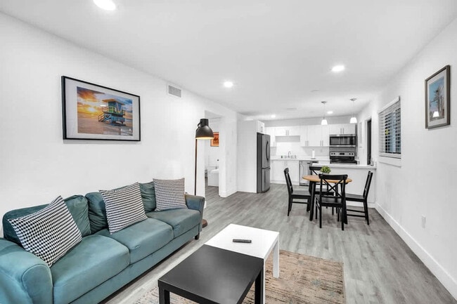 Photo - 653 SW 2nd St Unit SI ID1574012P