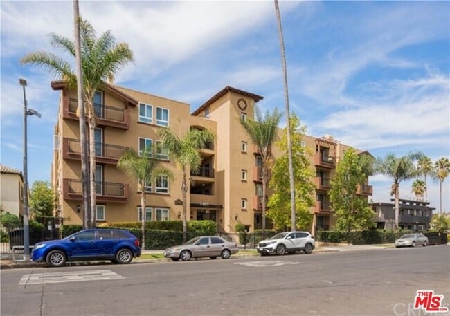 Building Photo - 1401 S St Andrews Pl Unit 103