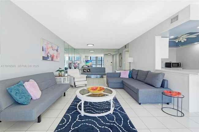 Photo - 1000 Parkview Dr Unit 518