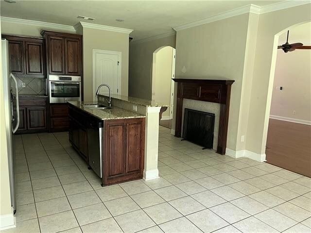 Photo - 552 English Oak Dr