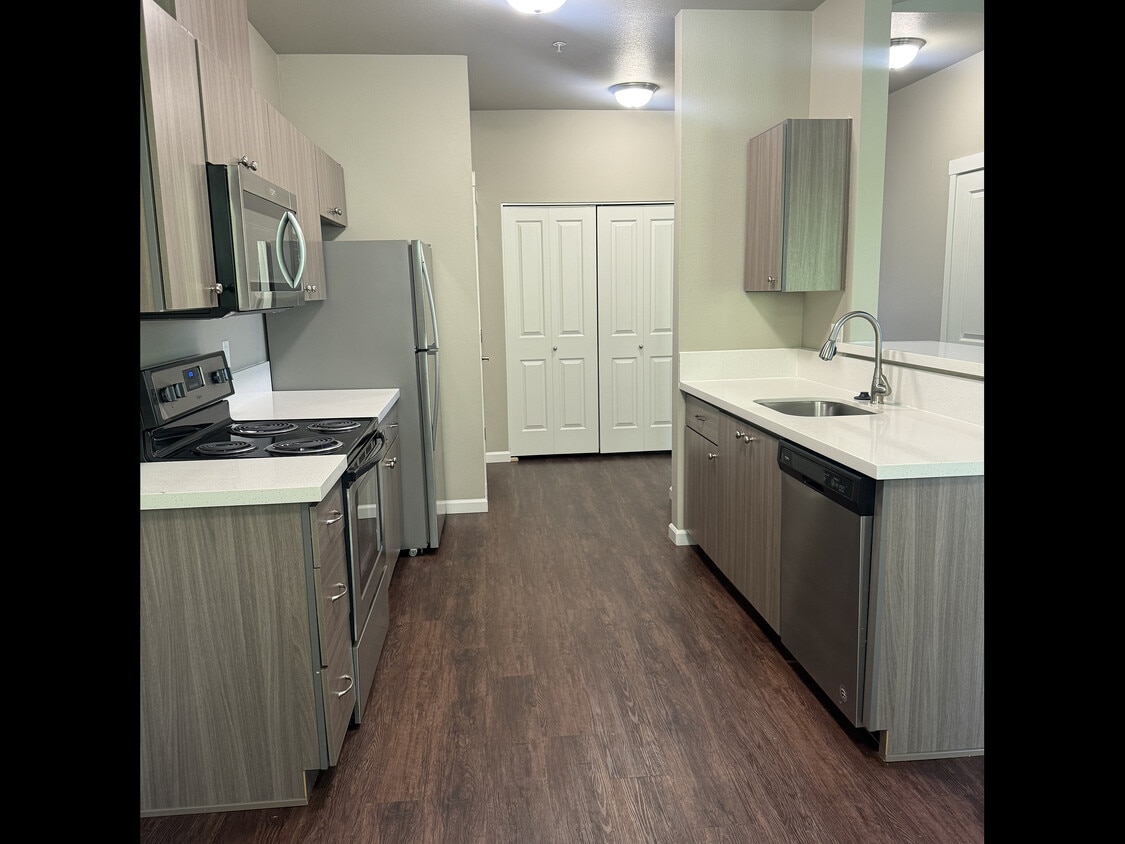 Kitchen/Entry way - 2x2B