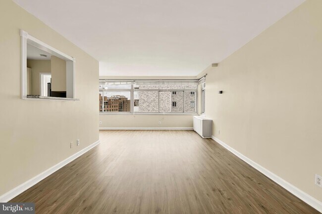 Photo - 2401 H St NW Unit 904