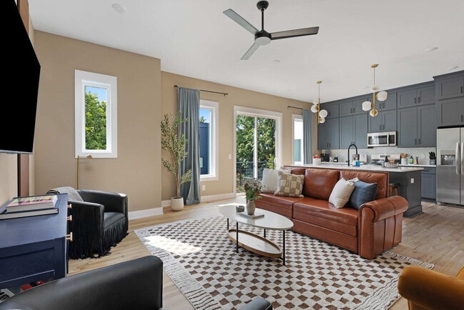 Building Photo - 550 Rosedale Ave Unit ID1263823P