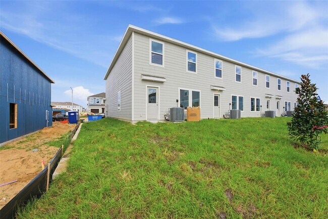 Photo - 1557 Plank Pl