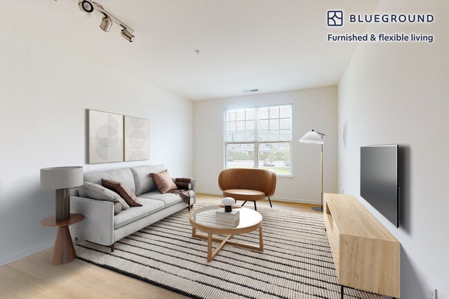 Building Photo - 1700 E 5th St Unit FL1-ID2206A