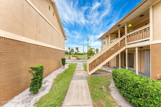 Photo - 132 Bristol Ct