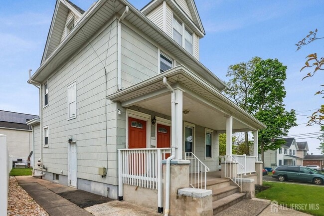 Photo - 104 Thompson St