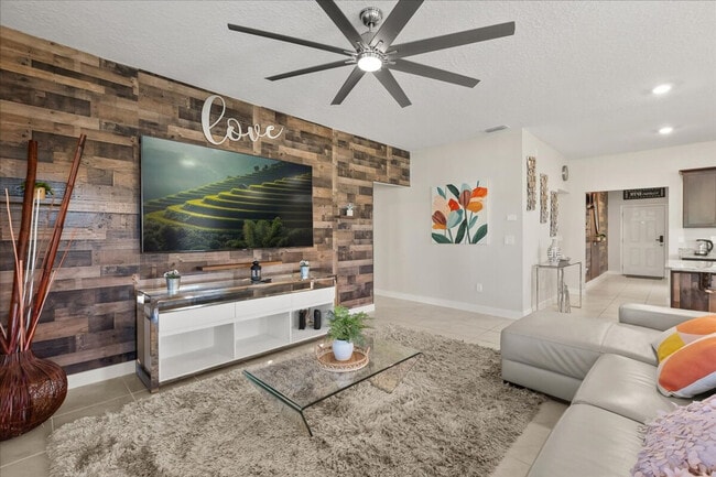 Photo - 7850 Oak Reflection Lp Unit SI FL1-ID1516265P