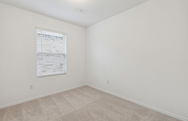 Photo - 820 Lake Fletcher Rd