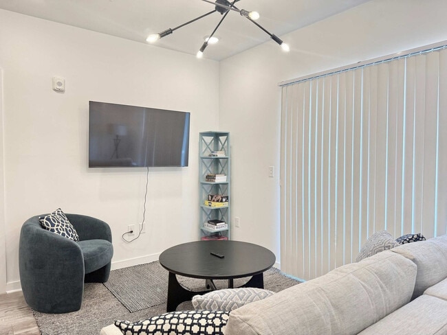 Photo - 525 Parkway Dr NE Unit ID1299411P