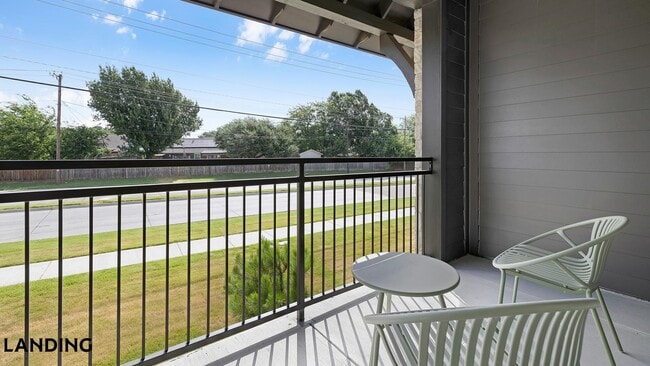 Photo - 3900 Robinson Rd Unit 1205
