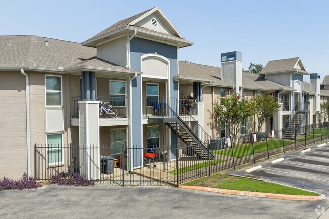 Building Photo - The Life at Park View