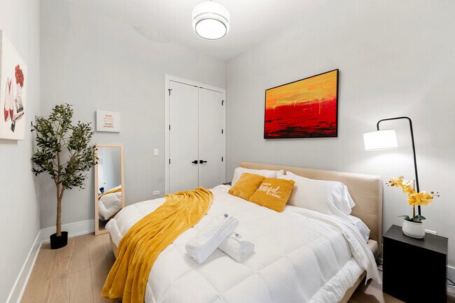 Photo - 318 W Grand Ave Unit ID1244920P