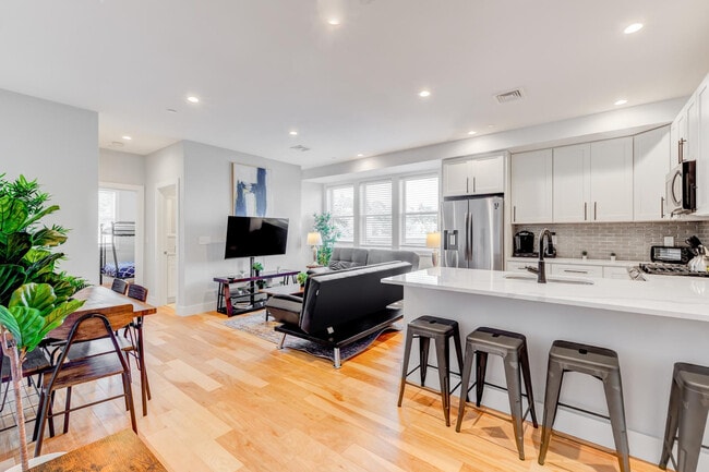 Photo - 1011 Bennington St Unit SI ID1240410P