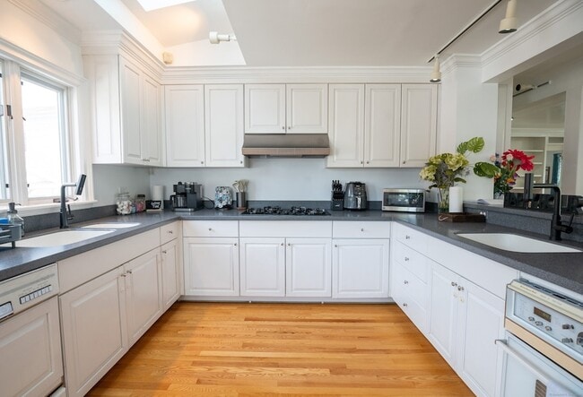 Photo - 1 Harmony St