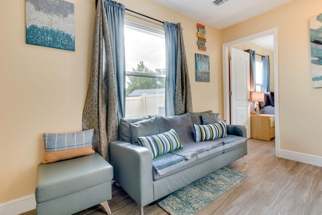 Building Photo - 7232 Lazy Hill Dr Unit SI ID1545829P