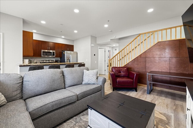 Photo - 502 S 15th St Unit ID1308960P