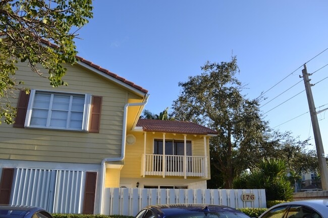 Photo - 176 Seabreeze Cir