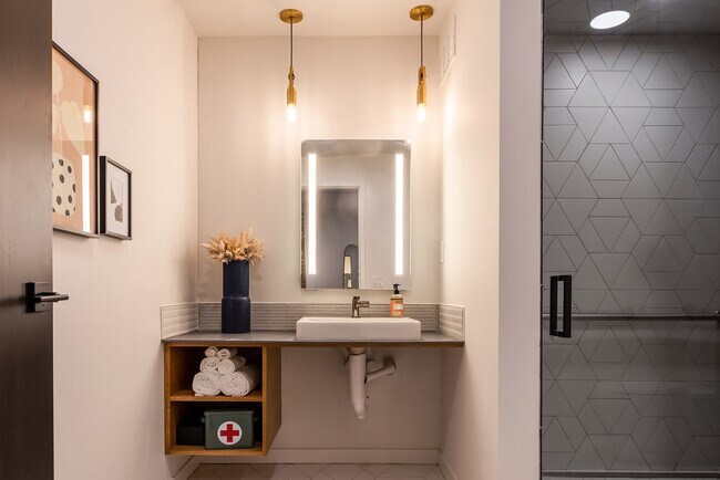 Photo - 65 Monroe Center St NW Unit SI ID1539826P