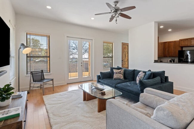 Building Photo - 1803 E 18th St Unit ID1254575P