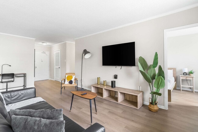 Building Photo - 1515 Richmond Hwy Unit ID1338361P