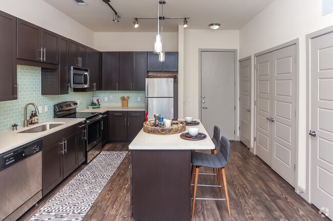 1BR, 1BA - 797SF - A2 - Kitchen - Axis 3700