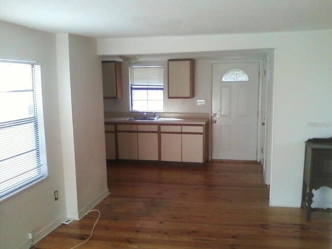 Photo - 7205 S Manhattan Ave