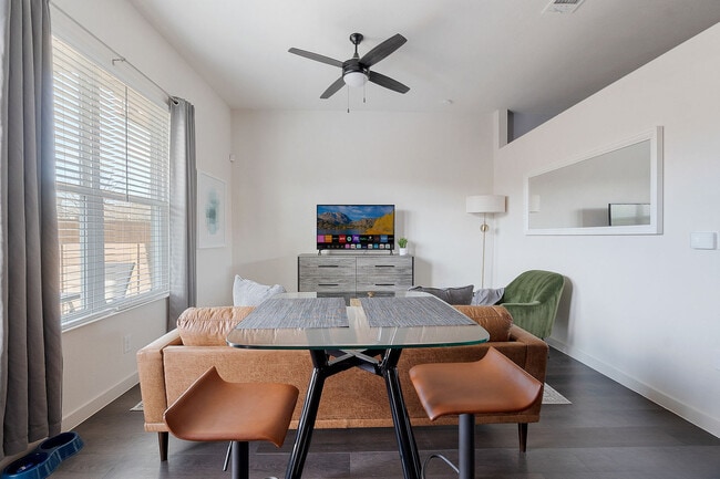 Photo - 2232 Empire Central Dr Unit ID1018236P