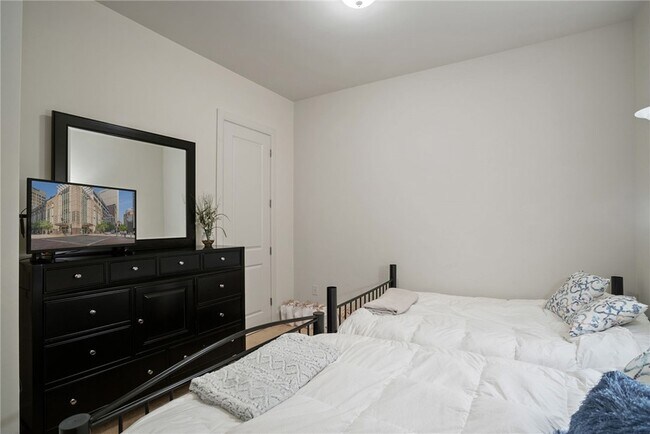 Photo - 301 Fifth Ave Unit 511
