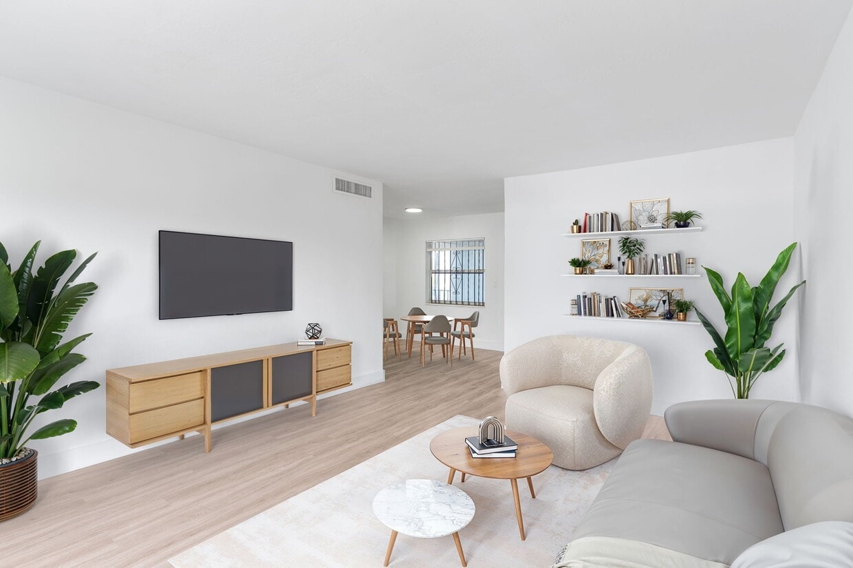 29-web-or-mls-LakeShore_Presidential_DSC7081_04-11-25_00_33 - B1 | 2 Bed | 1 Bath | Premium