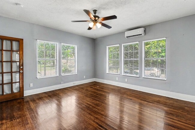 Photo - 5121 Polk St Unit 1