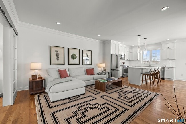 Photo - 35 Moorland Dr