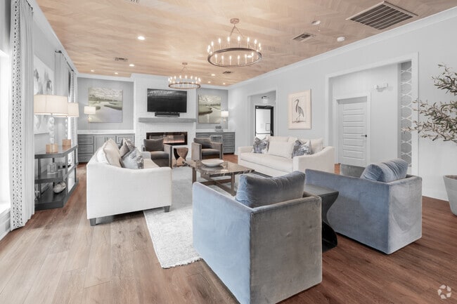 Resident Lounge - Turnberry Place Apartments