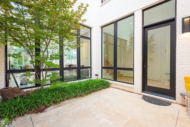 Photo - 610 N Oak Cliff Blvd Unit 103