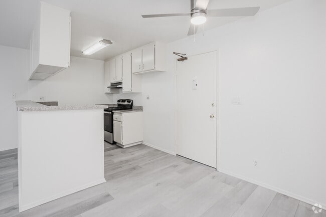 Interior Photo - 3415 Linden Ave.