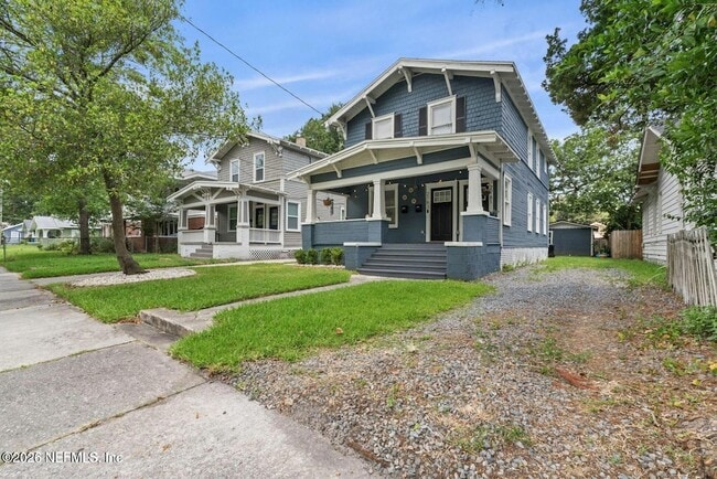Photo - 2781 College St
