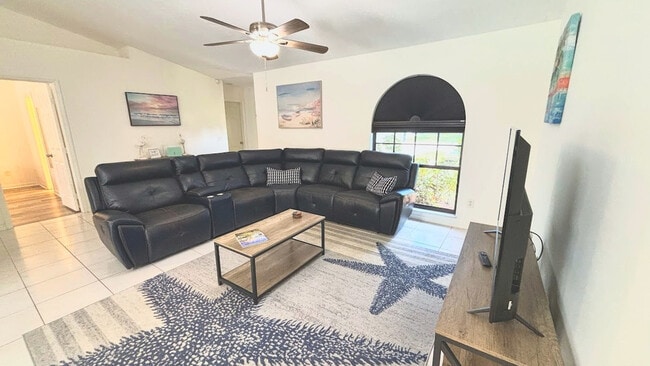 Building Photo - 2120 SE Trillo St Unit SI ID1586034P