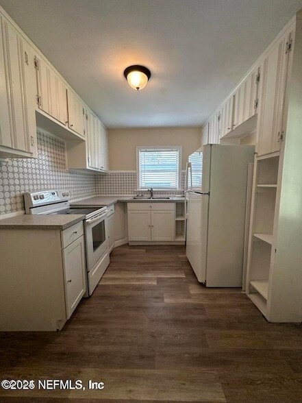 Photo - 803 Crestwood St