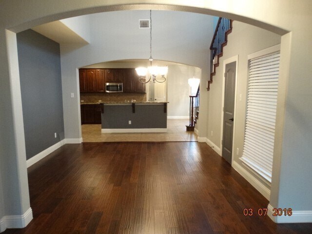 Photo - 924 Eagle Creek Trail