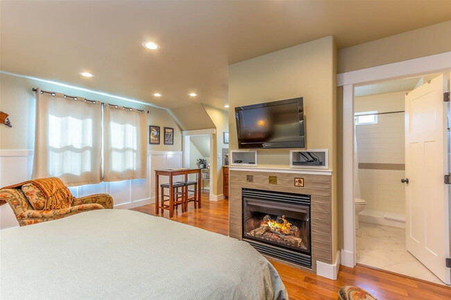 Building Photo - 1345 NW Cumberland Ave Unit ID1330987P