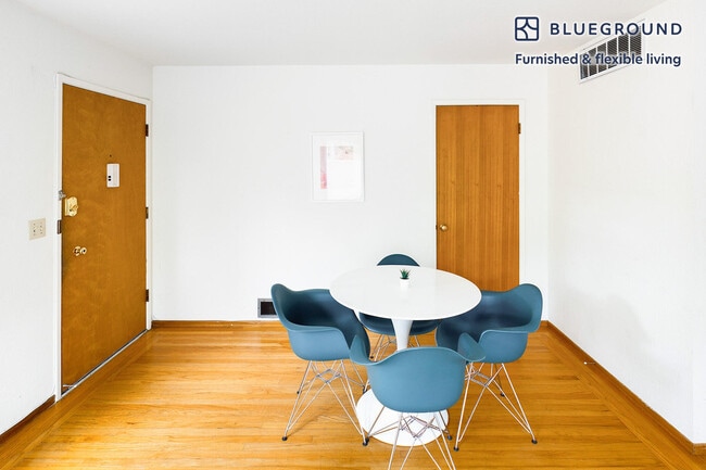 Photo - 820 Kipling St