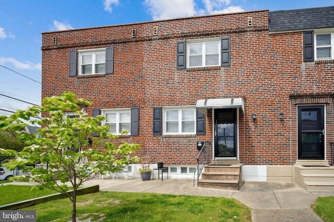 Photo - 3631 Winona St